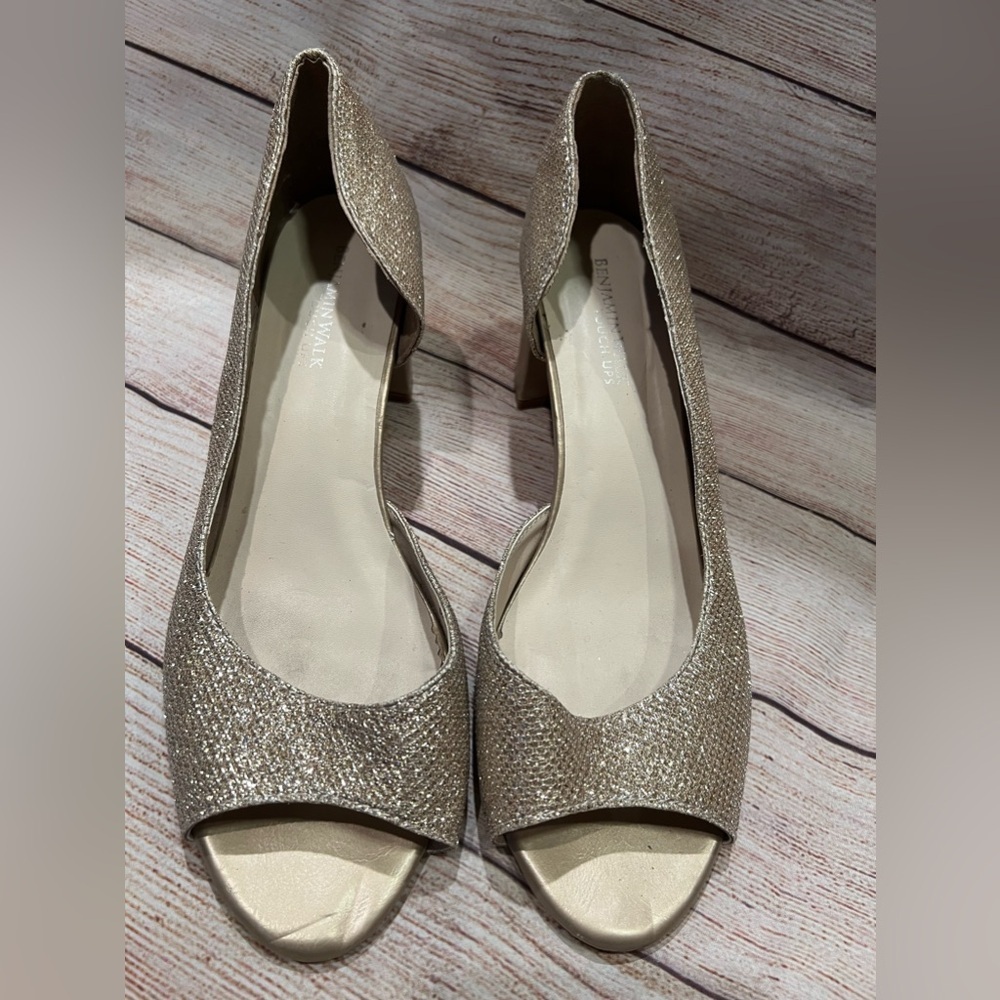 Benjamin Walk Joy Champagne Touch Ups Shoe In Champagne Size 8.5